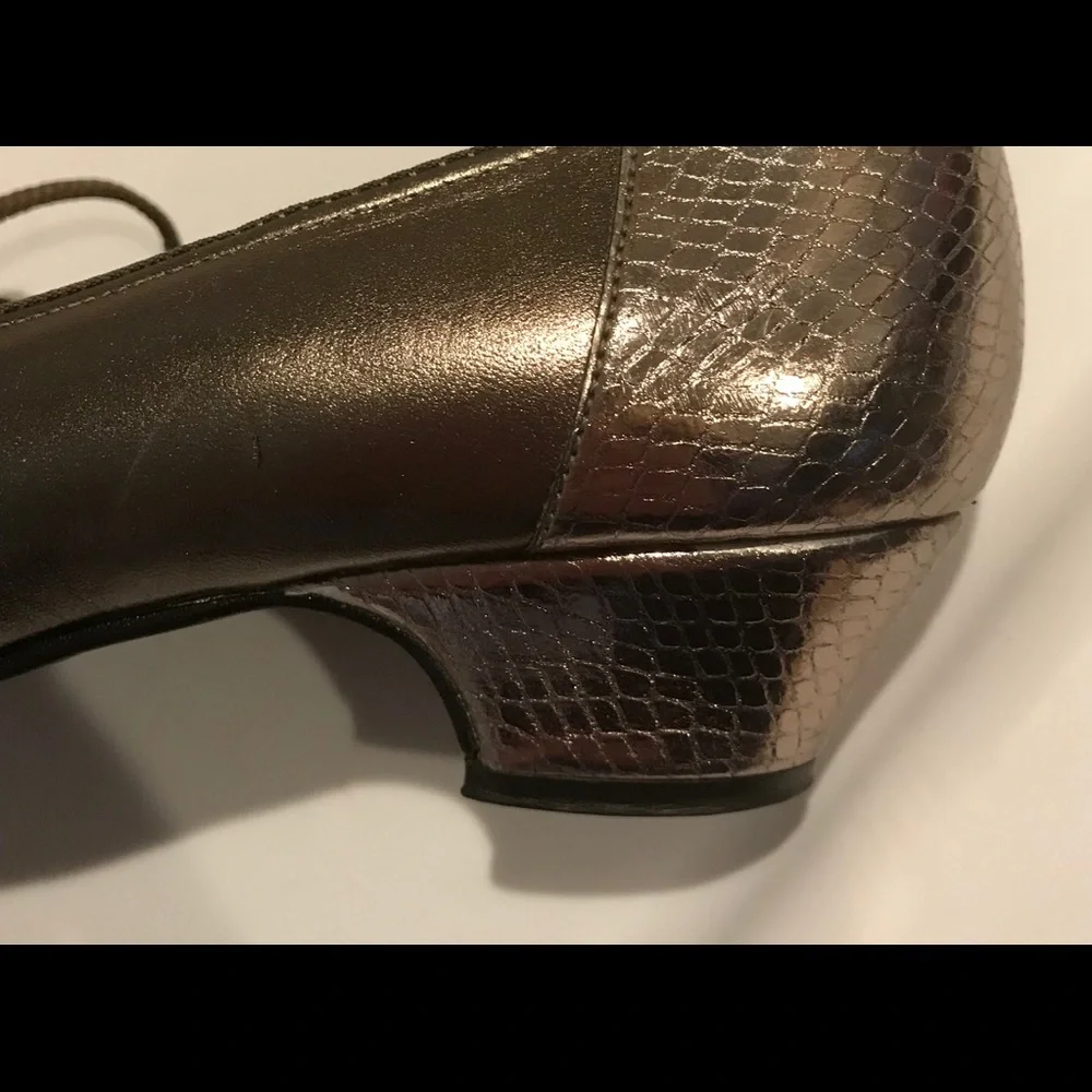 Johansen USA vintage metallic bronze 6 embossed tie leather dance shoes